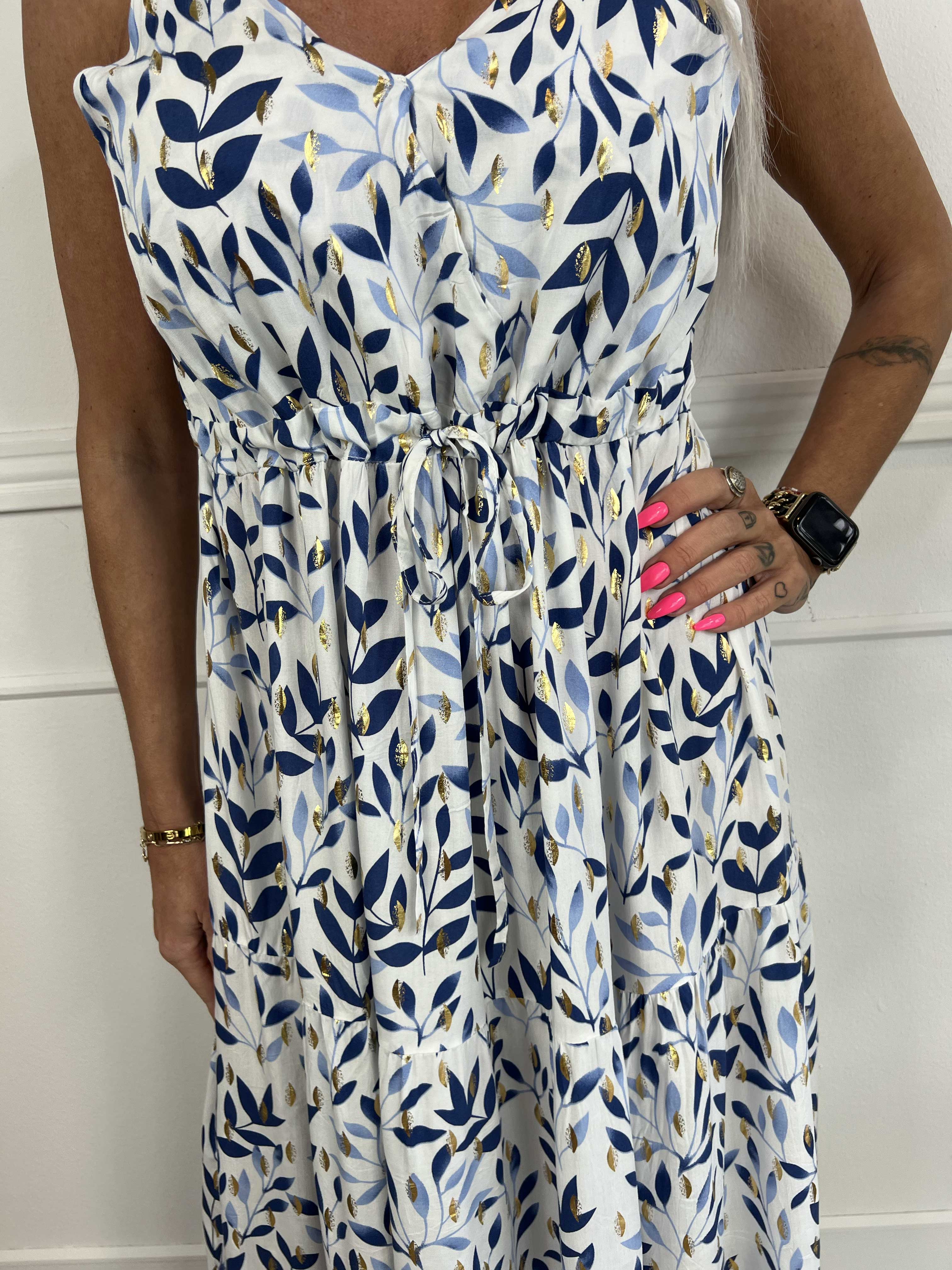 Lucie Leaf - Viskosbandsklänning i bladmönster med v-ringning